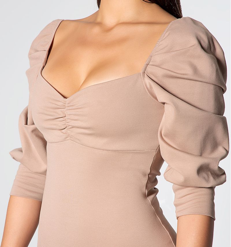 Vestido manga 3/4 con escote cuadrado