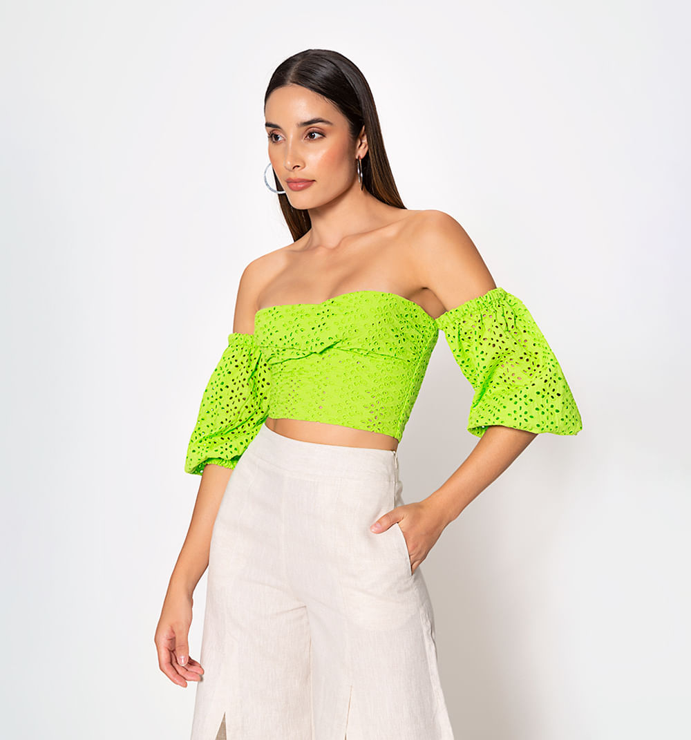 Blusa manga corta con entorche en copa