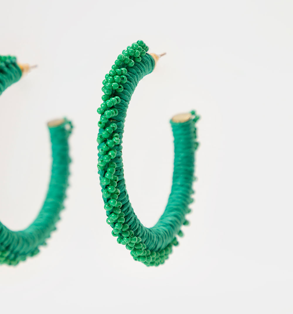Aretes con detalles de mostacilla