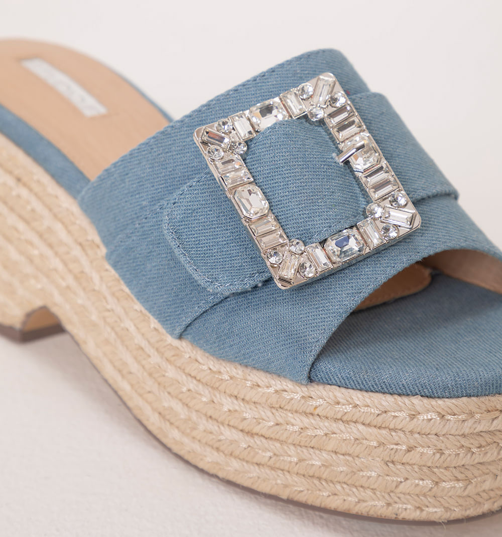 Sandalia planaforma en denim con maxi he