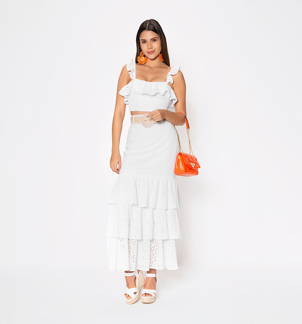 Blusa crop con falda larga en tiempos y