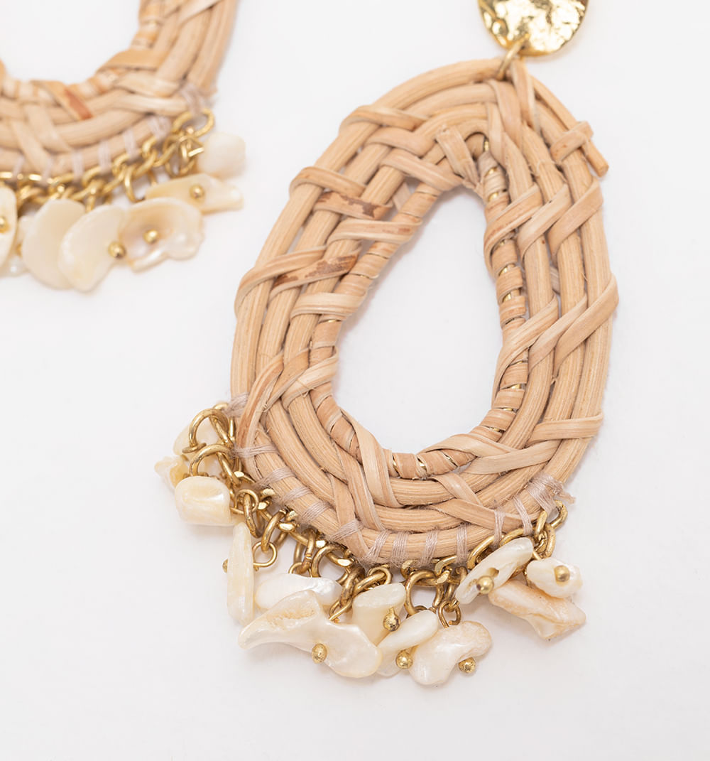 Aretes organicos con perlas, chaquiras y