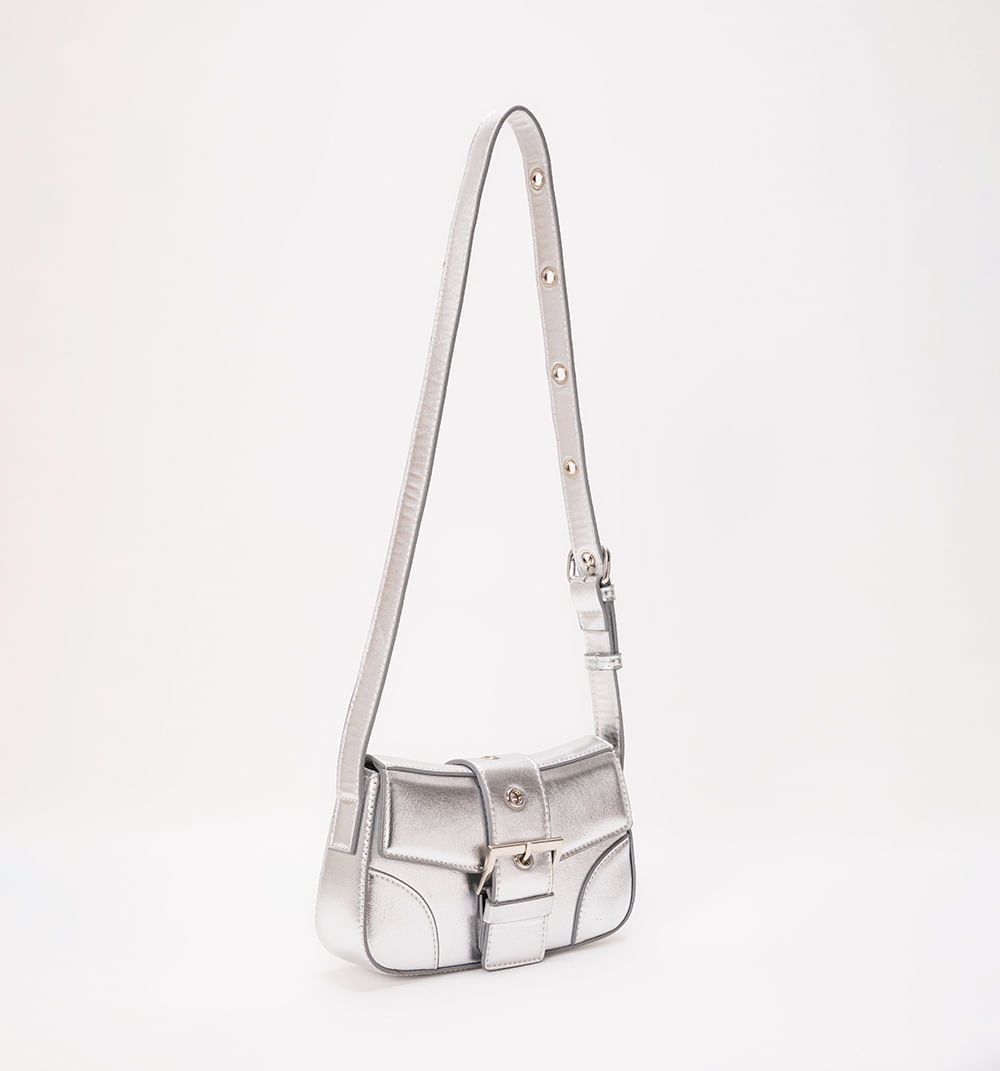 Bolso de hombro metalizado con  detalle
