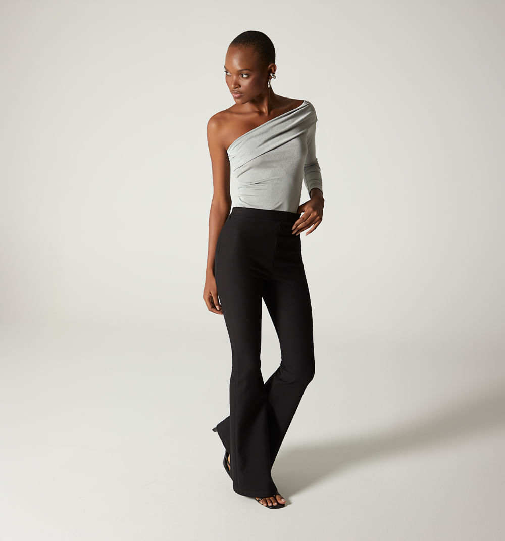 Blusa manga larga un solo hombro