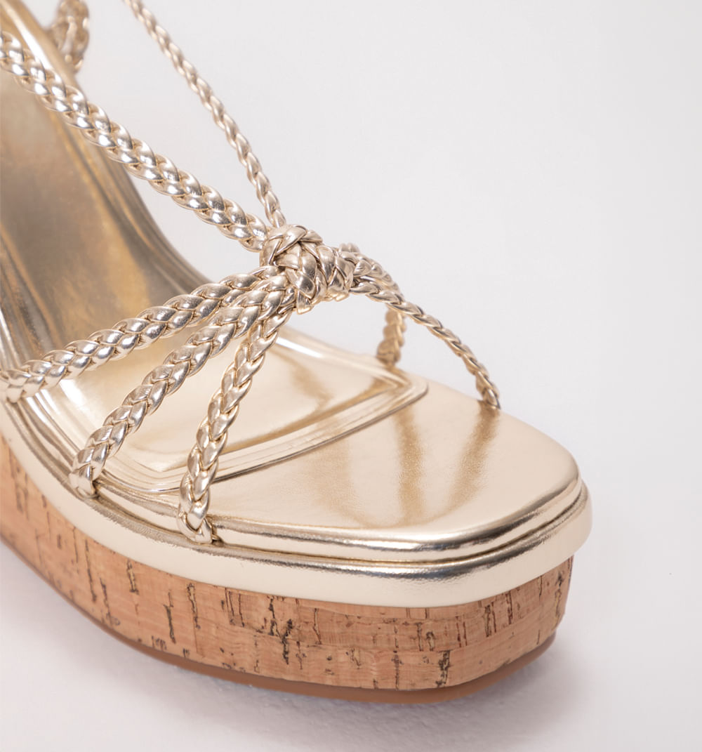 Sandalia plataforma con  correas trenzad