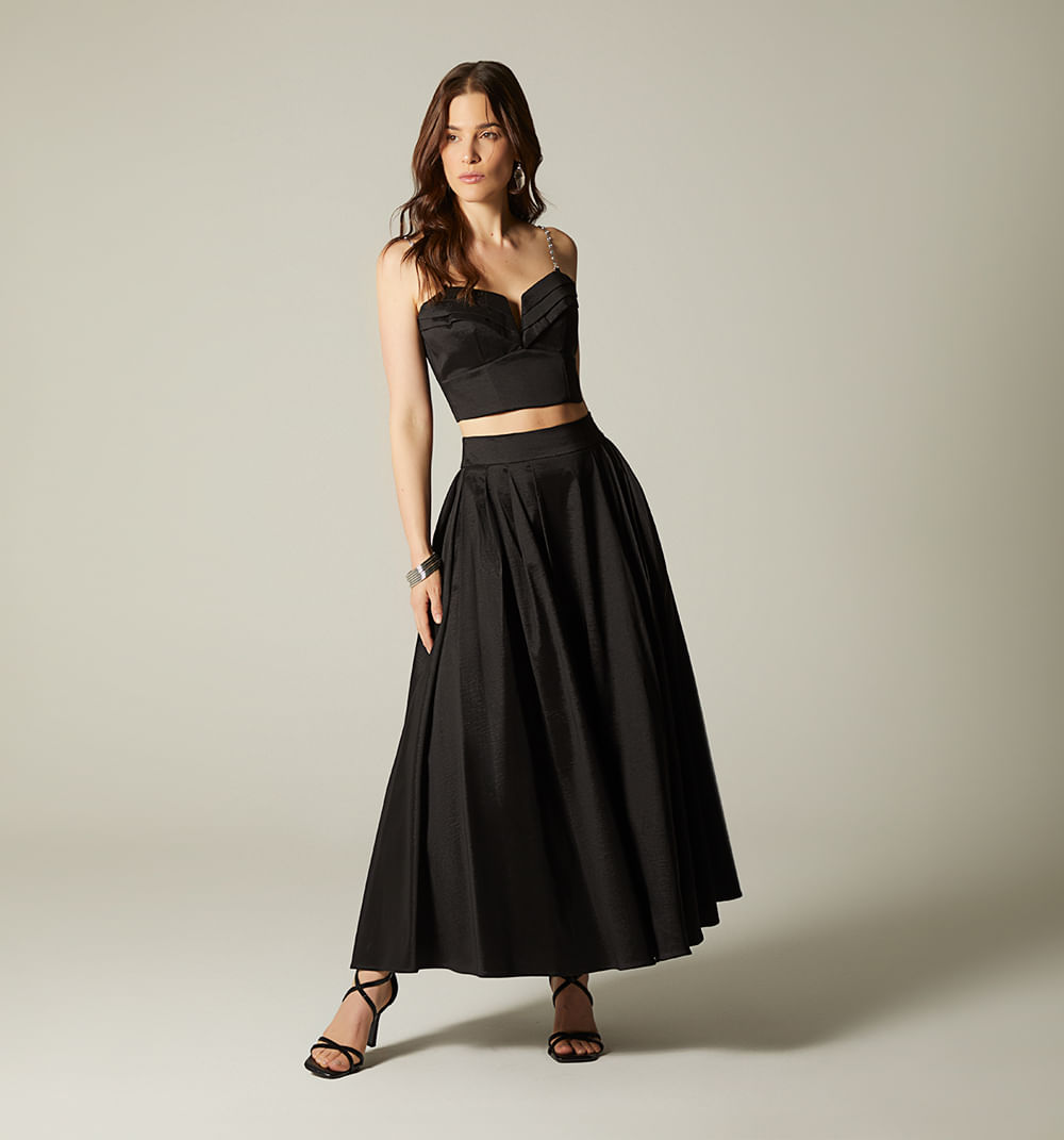 Conjunto de falda midi con blusa crop