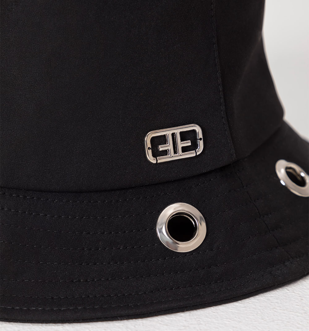 Sombrero bucket con ojaletes metalicos
