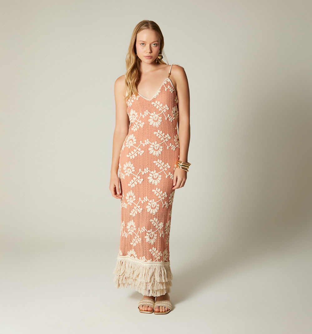 Vestido de tiras con insumo en ruedo