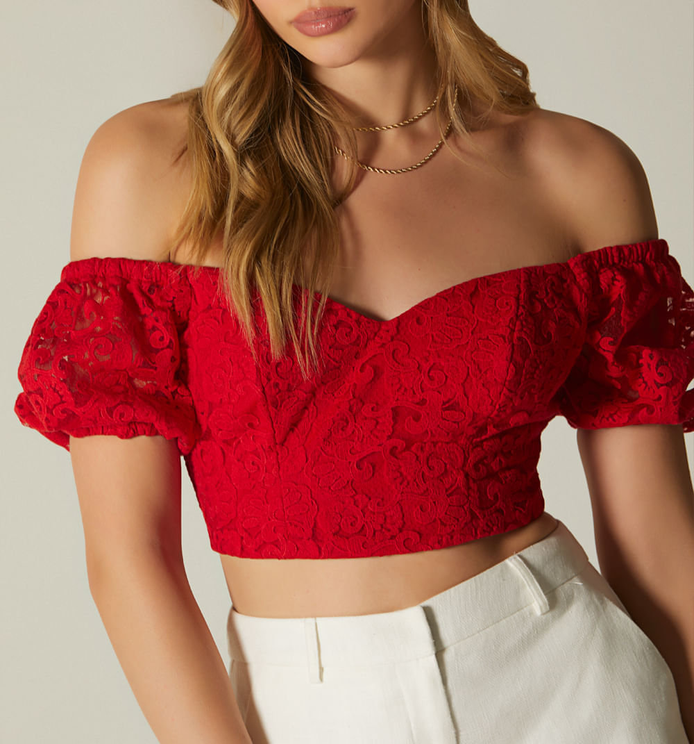 Blusa con hombros descubiertos