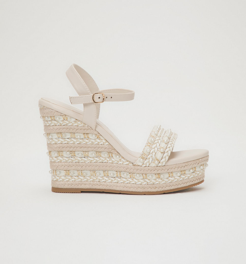 Sandalia plataforma con perlas