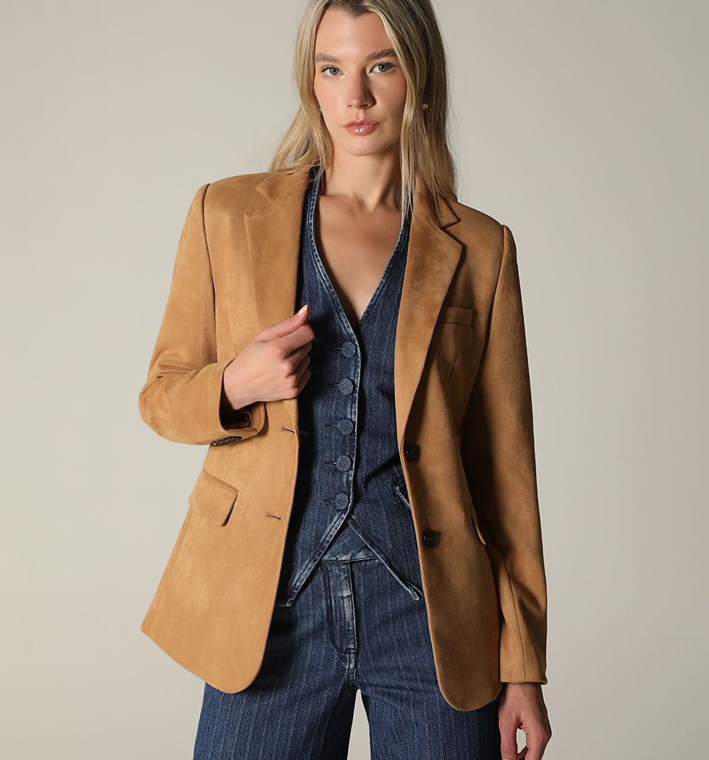 Blusa halter sartorial, botones y tapas