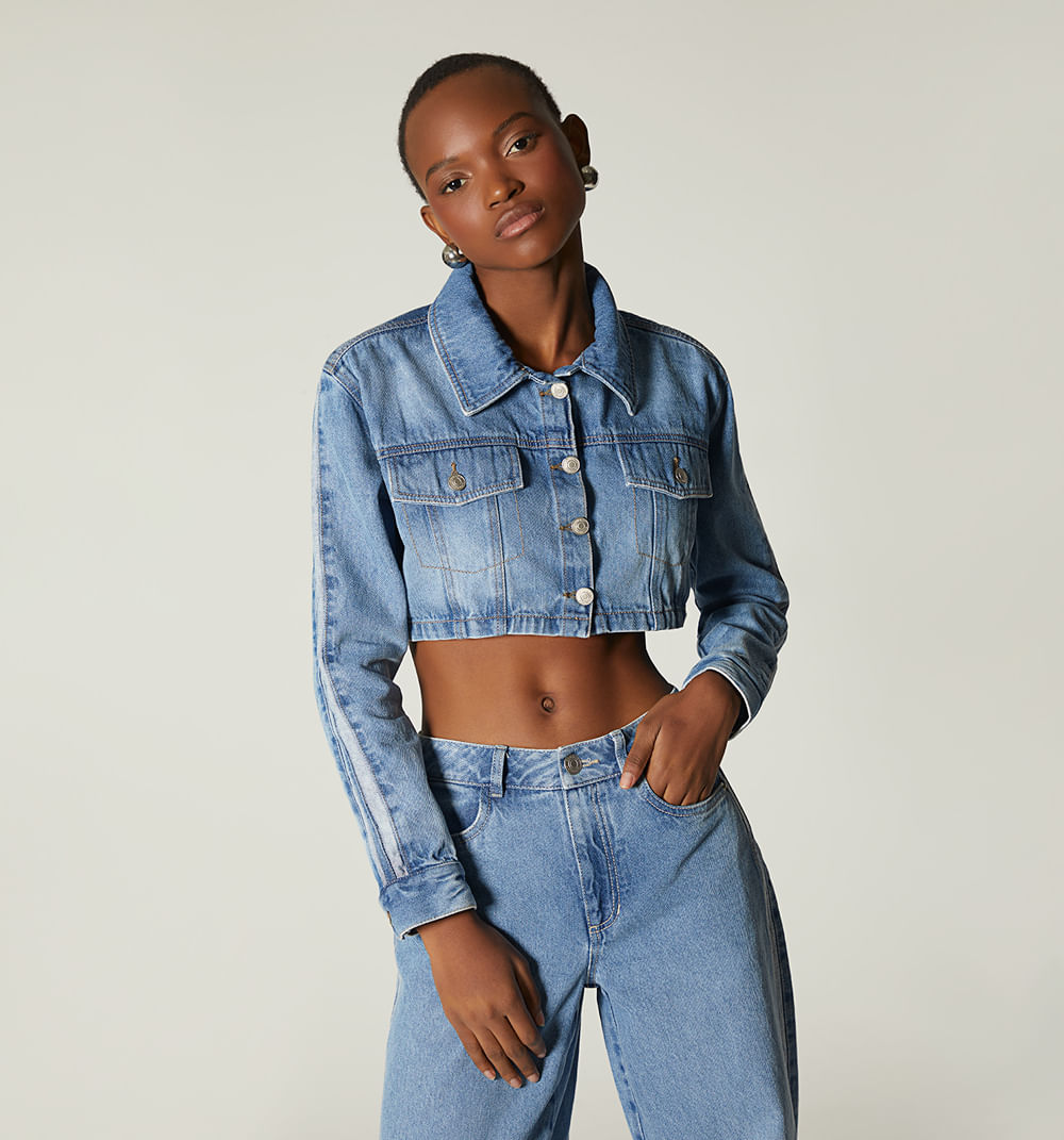 Chaqueta denim corta lineas en mangas