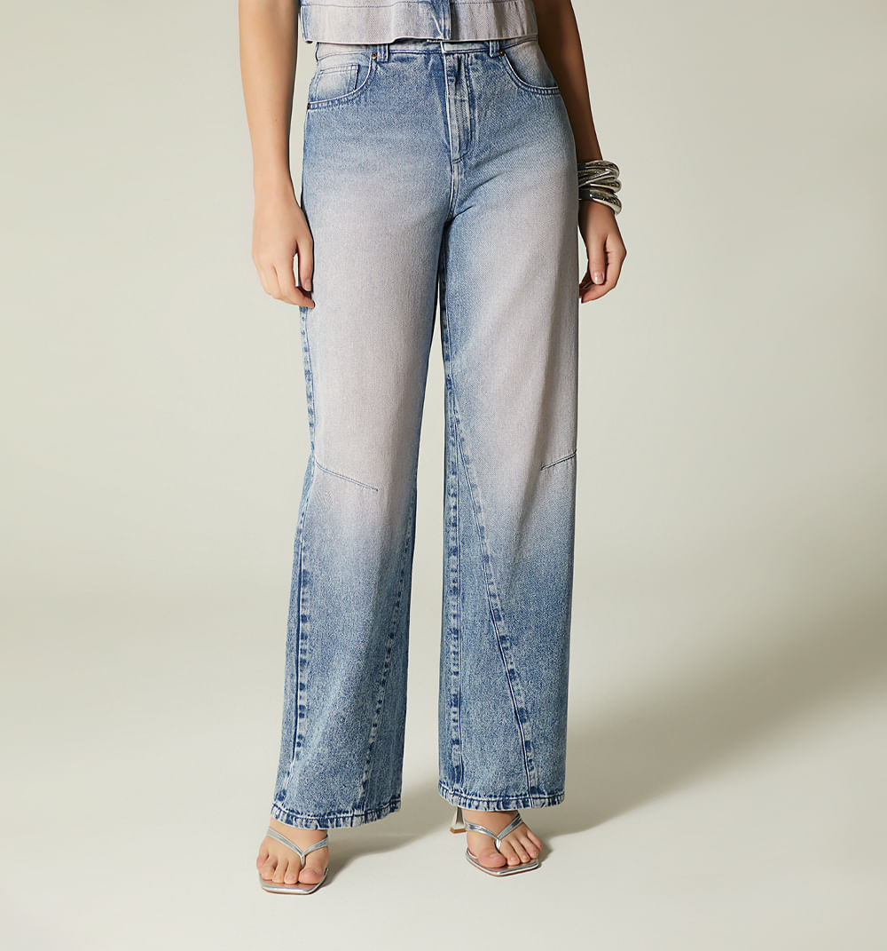 Jean wide leg corte en piernas.