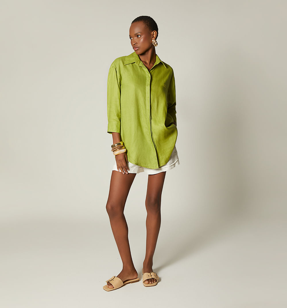 Short con bolsillos parche