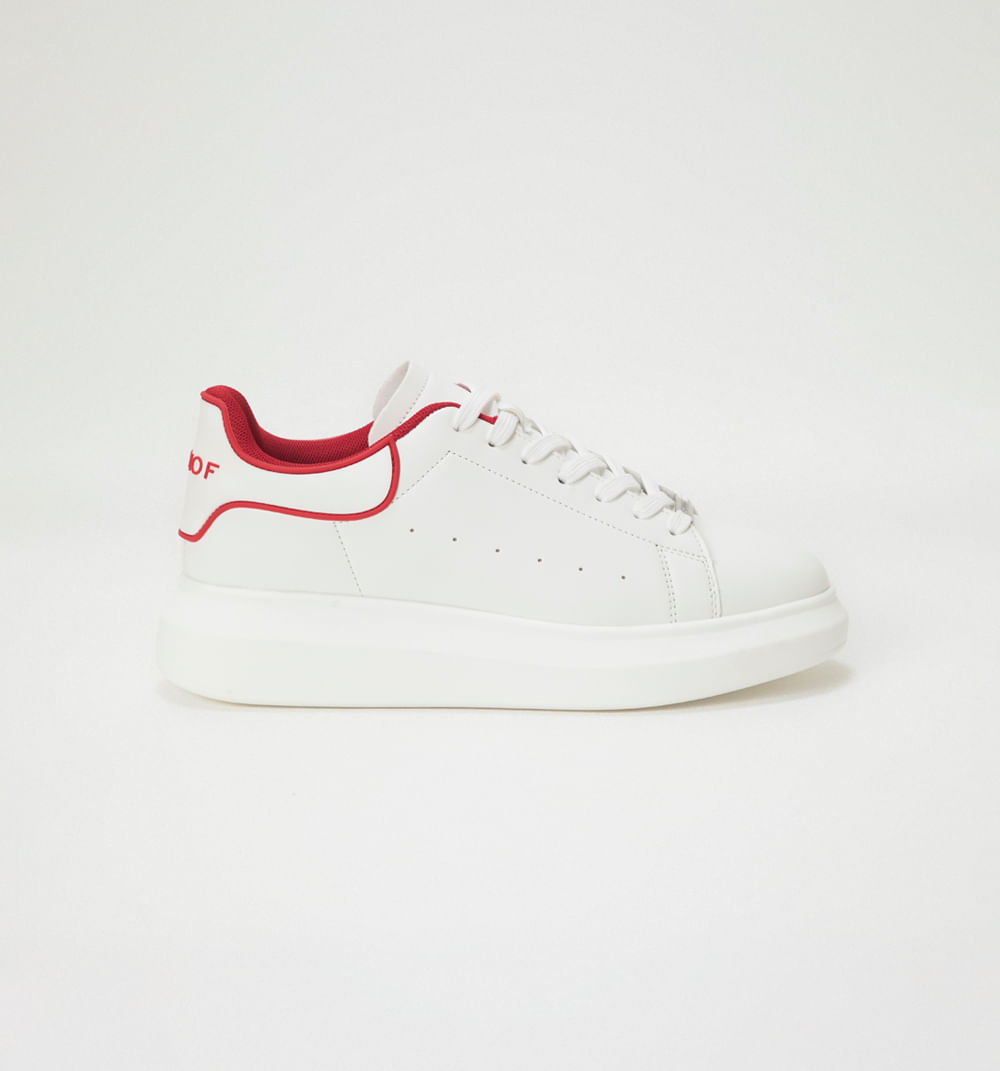 Tenis con vivo en contraste