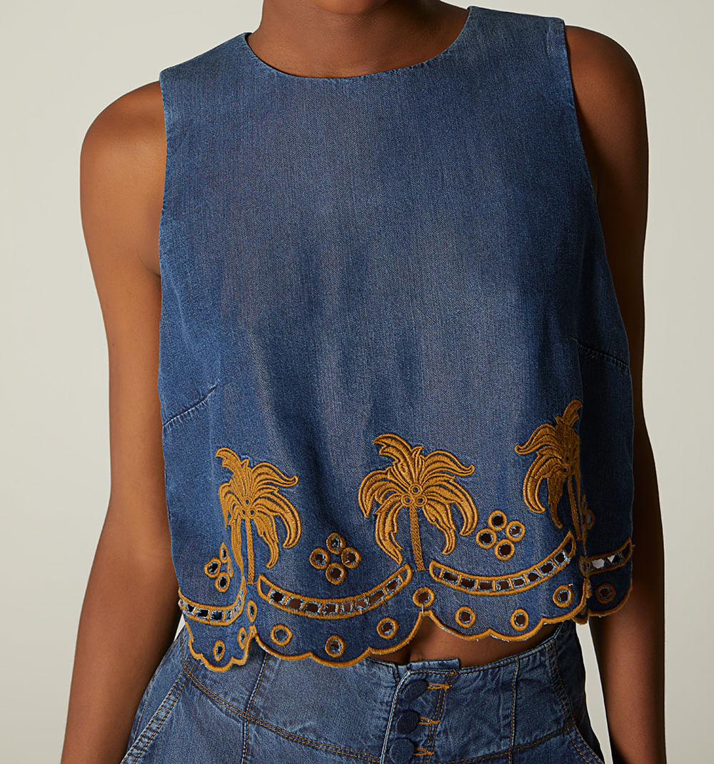 Blusa sisa frente bordada