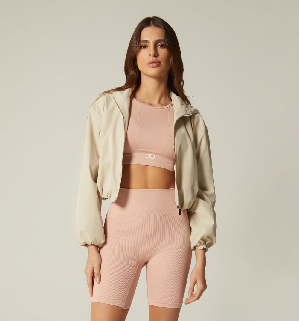 Chaqueta deportiva con capucha