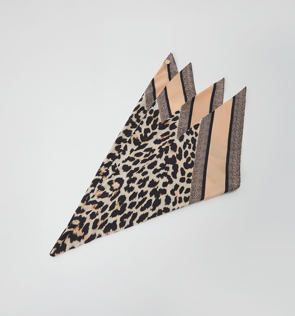 Pañuelo animal print con cenefa