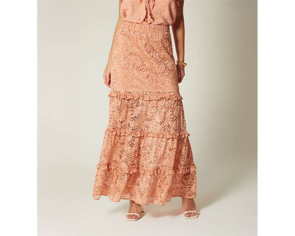 Falda larga en tiempos