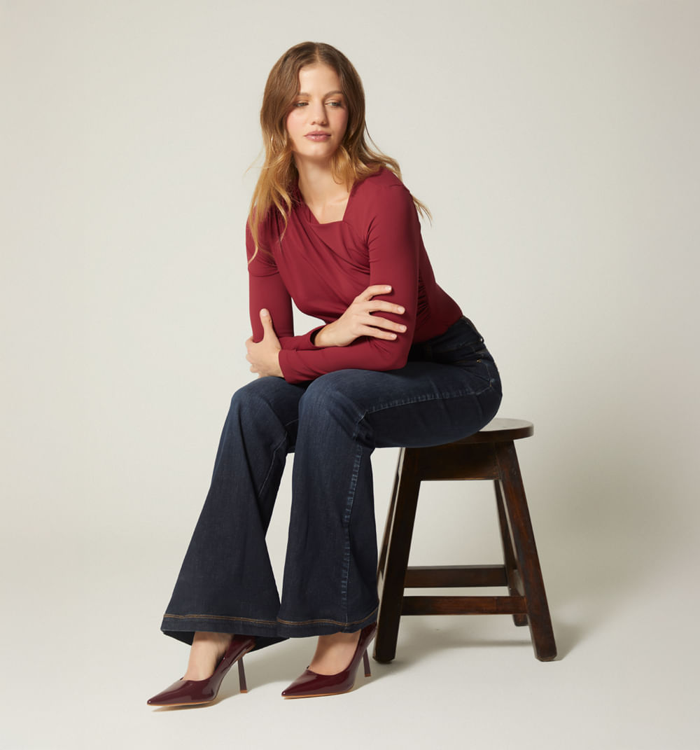 Jean tiro alto bota campana con cinturon