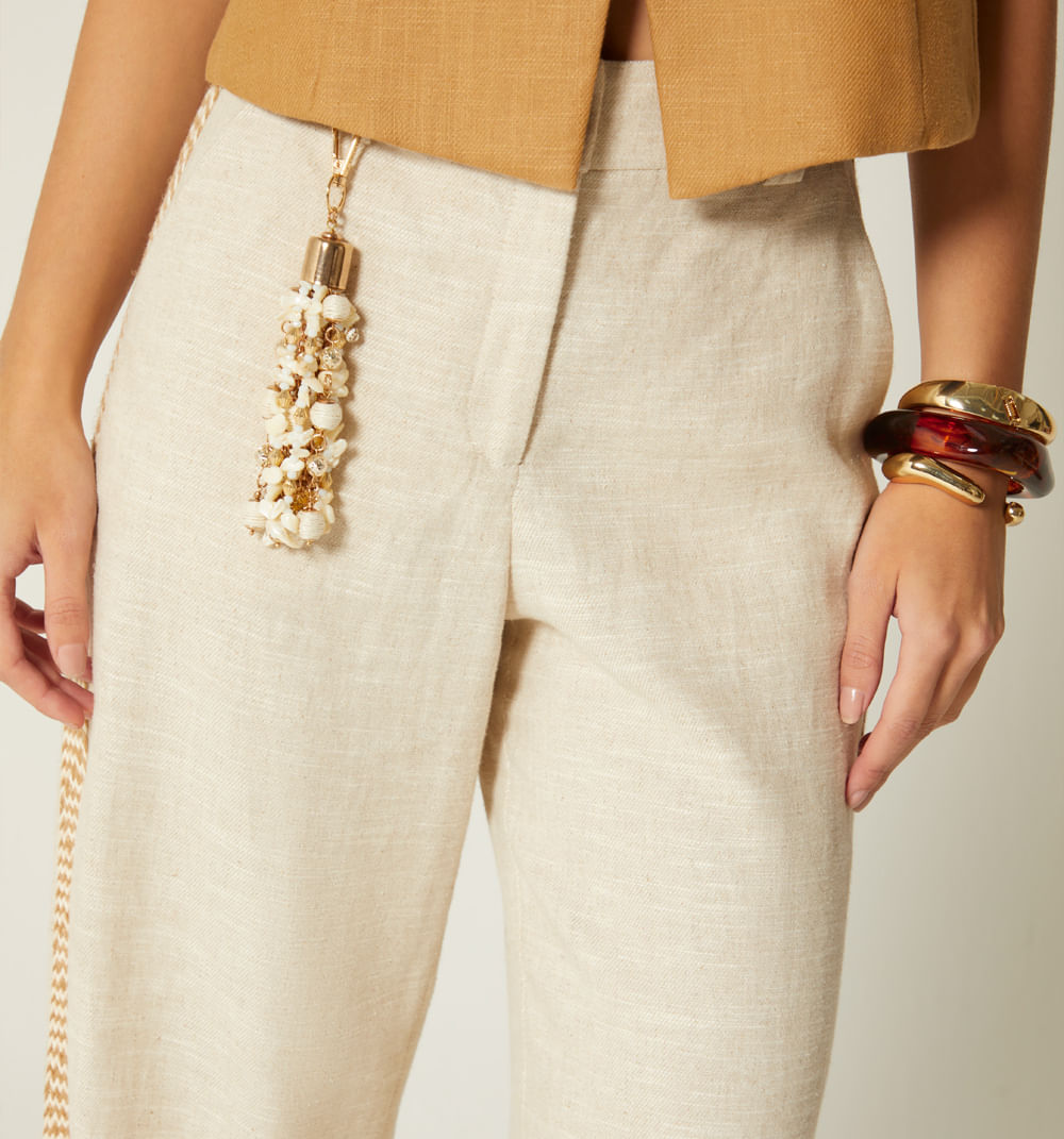 Pantalon tiro alto con insumo