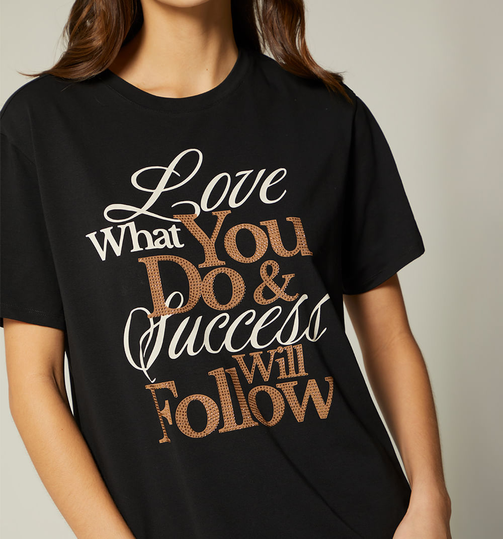 Camiseta estampado con hot fix