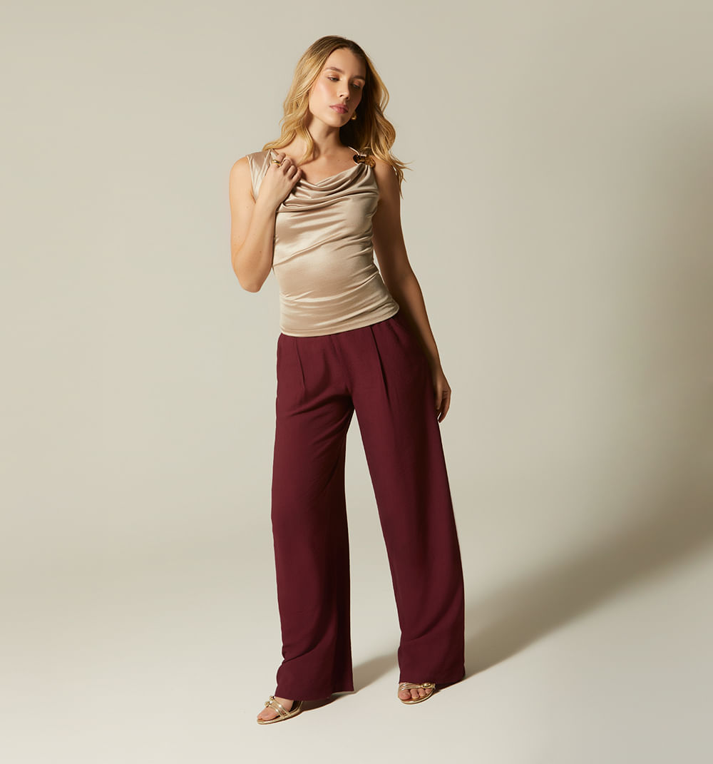 Blusa escote pelicano irregular