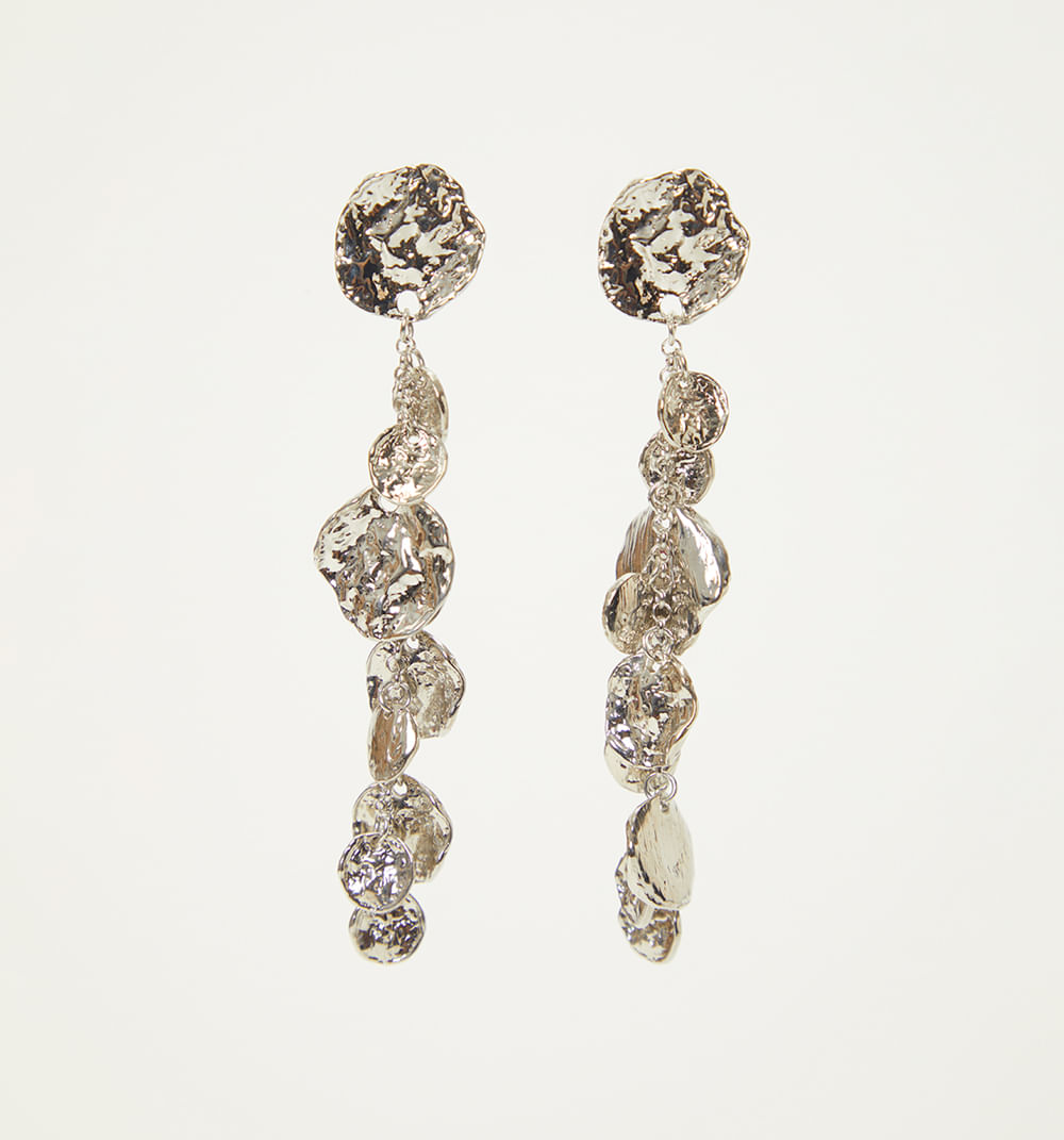 Aretes largos dijes martillados