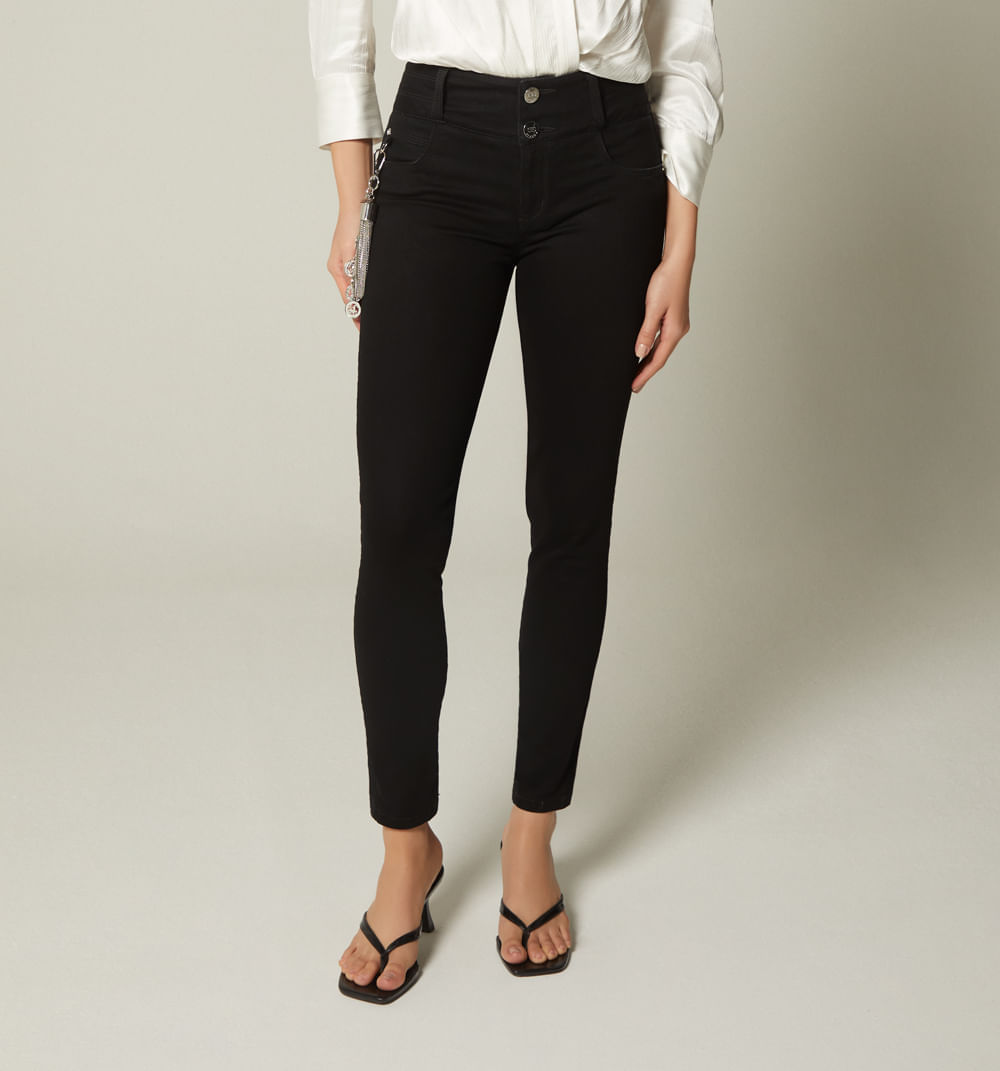 Jean ultraslim levanta cola con borla