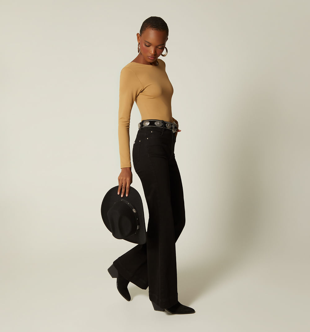 Jean campana tiro alto cinco bolsillos