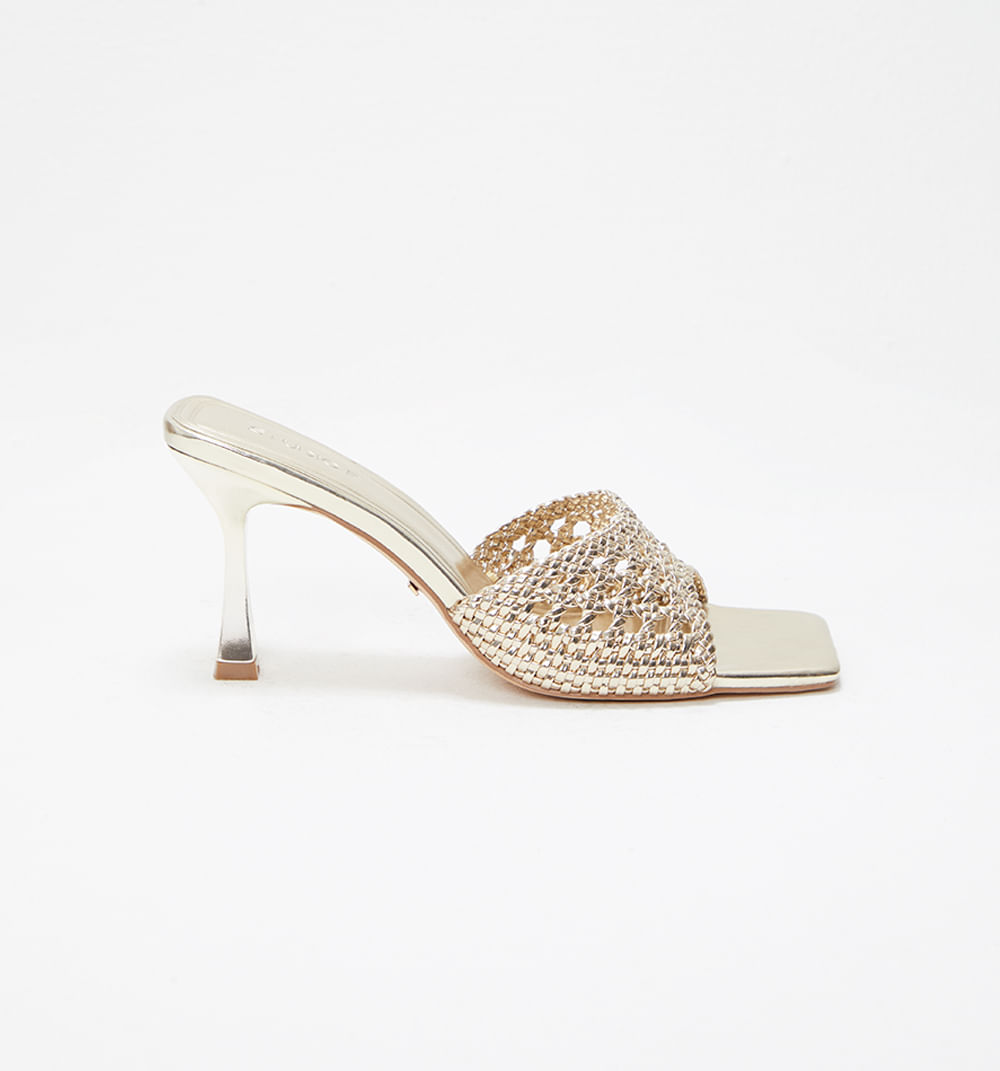 Sandalia tacón trenzado