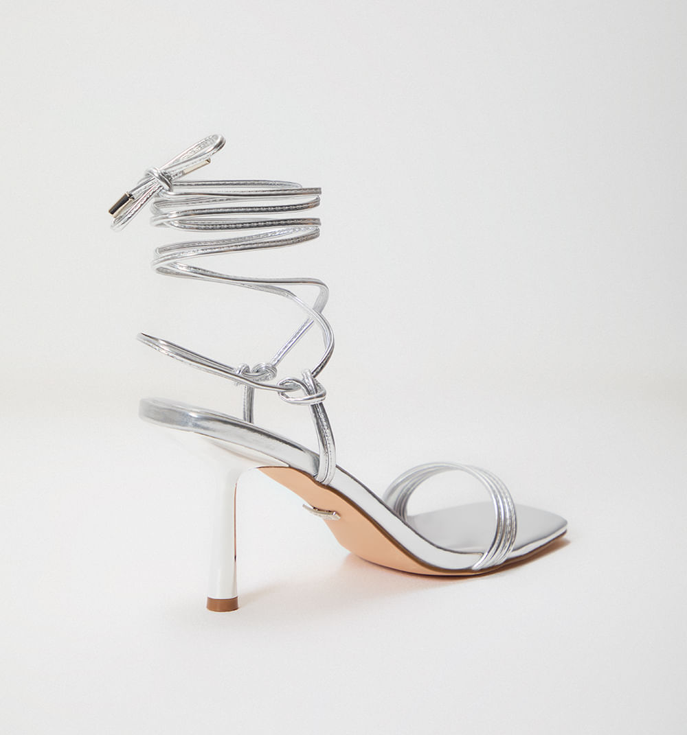 Sandalia tacon capellada  tiras amarre