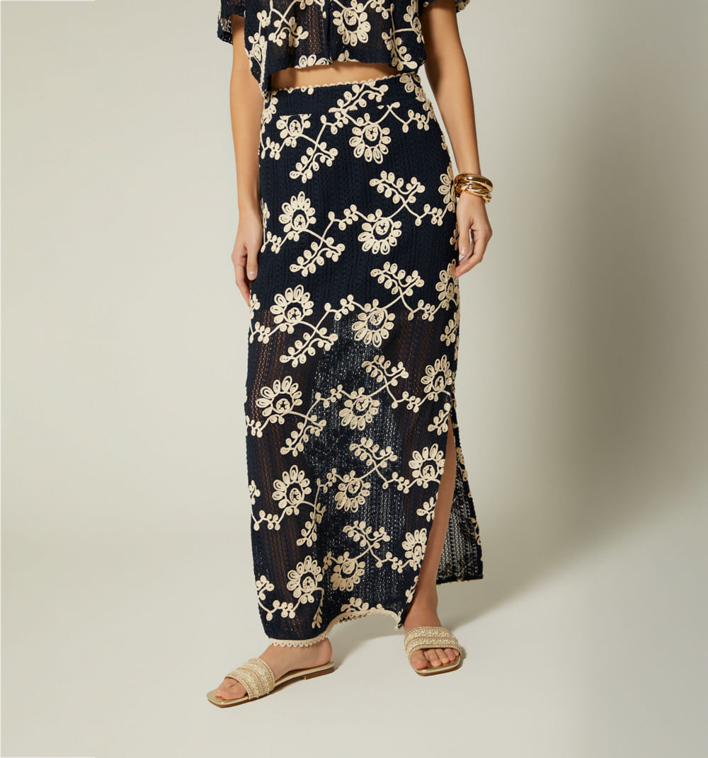 Falda larga con abertura