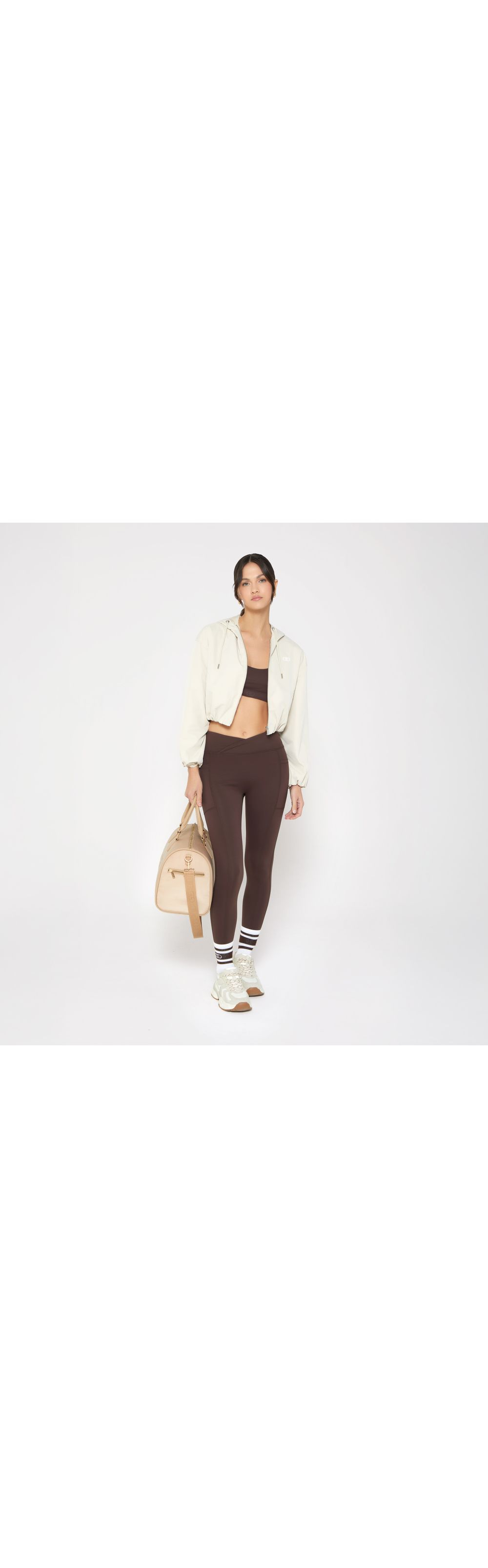Chaqueta deportiva con capucha